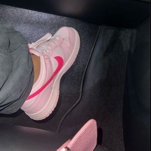 Selling My Nike Low dunks triple pink .. Cash app or chime only !!